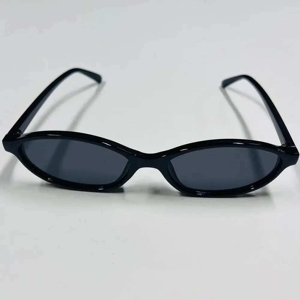 Vintage unique retro style black oval rounded cat eye sunglasses